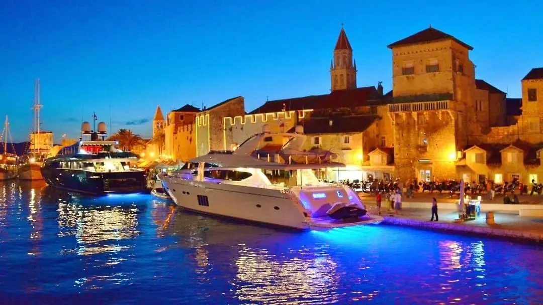Apartment Sime Trogir 0*,